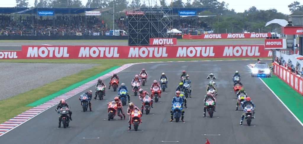 バイクレースのスタートってどうやるの 種類や方法を徹底解説 モリバイク