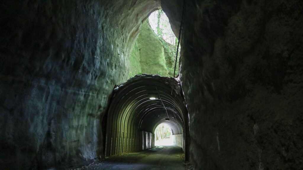 二階建てトンネル 養老渓谷 ツーリング