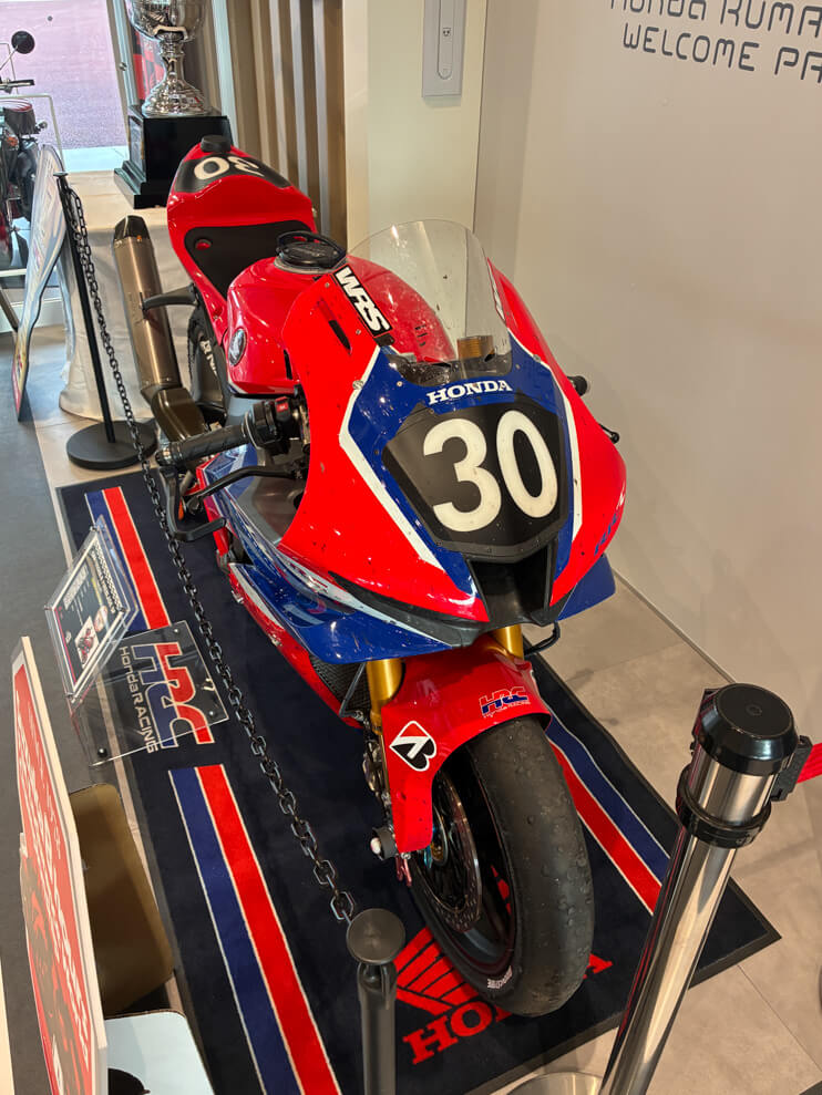 8耐 ホンダ 優勝車両