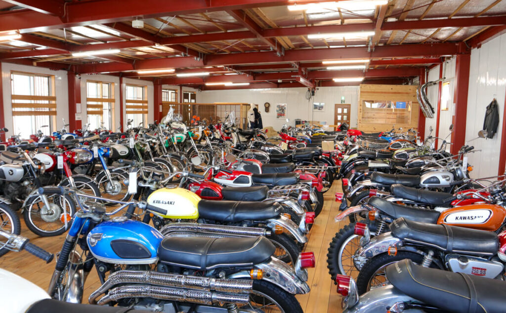 水車小屋グループwheel 2階 バイク