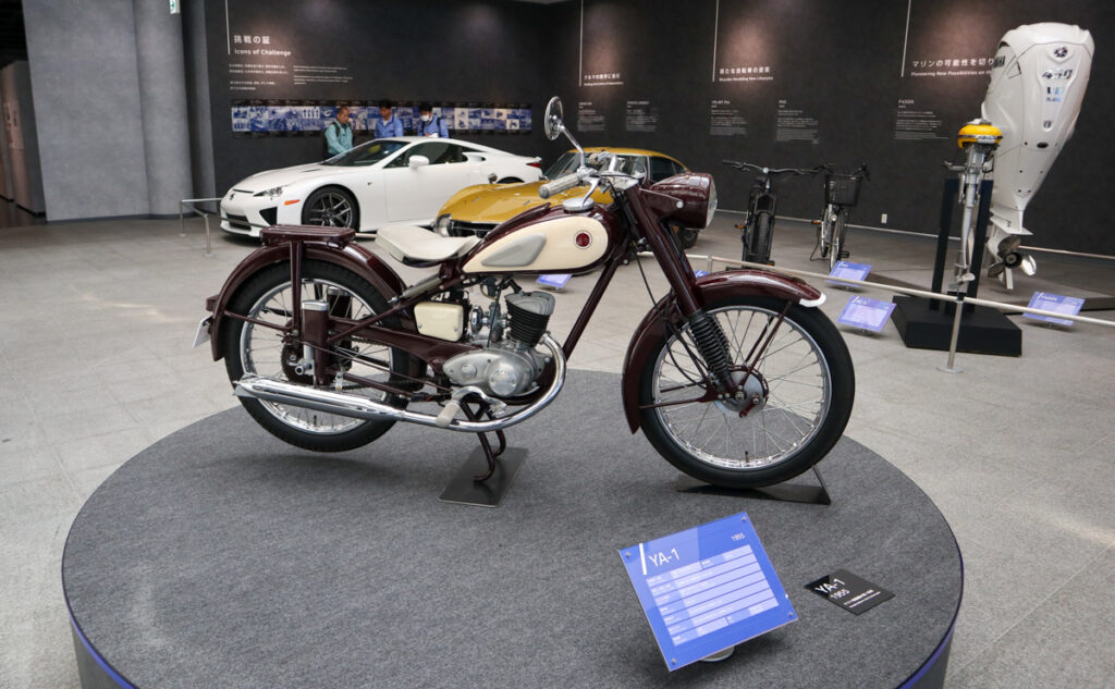 ヤマハコミュニケーションプラザ 1F 展示車両