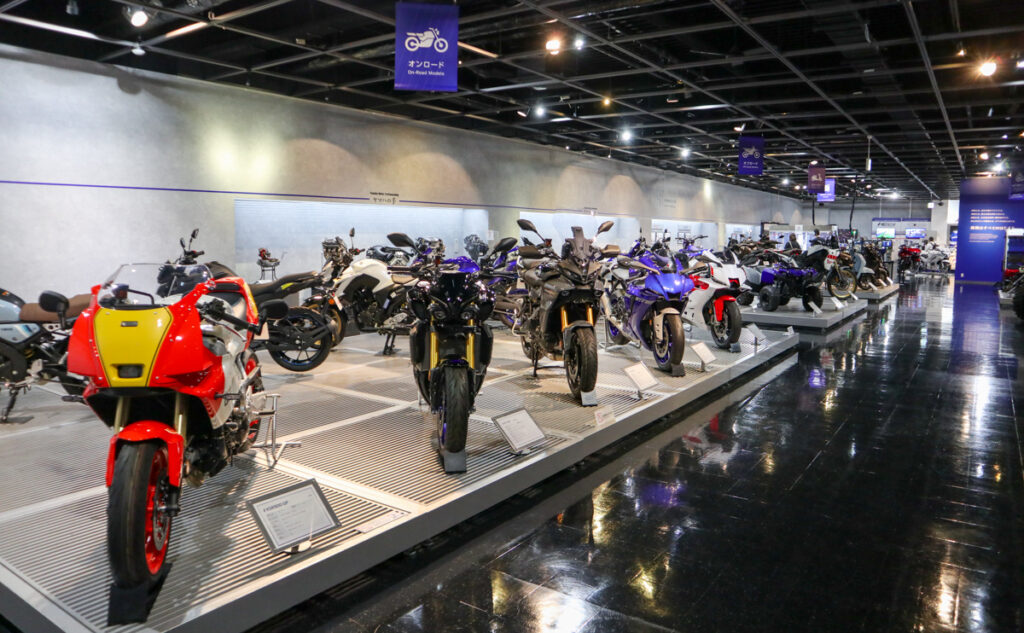 ヤマハコミュニケーションプラザ 1F 展示場