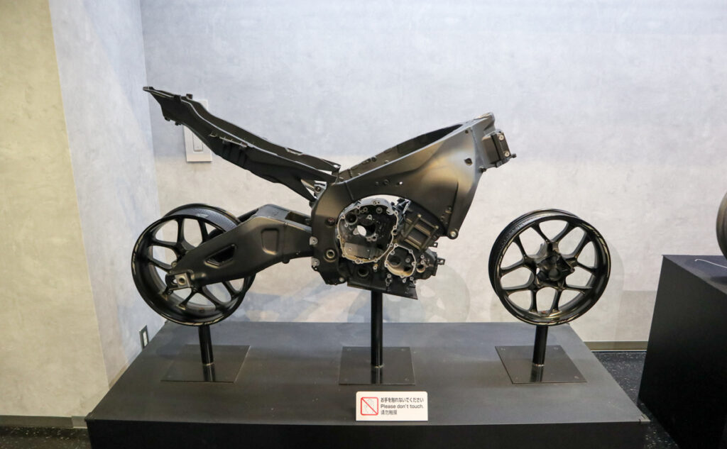 ヤマハコミュニケーションプラザ 1F 技術展示